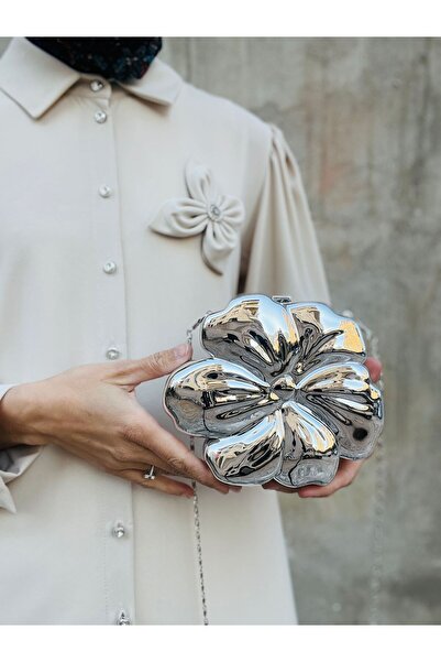 Çanta Trend Μεταλλική βραδινή τσάντα φόρεμα σε σχήμα λουλουδιού με μακριά αλυσίδα