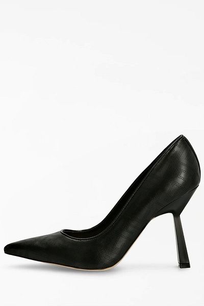 Guess Guess shoes with perforated logo and pointed toe
