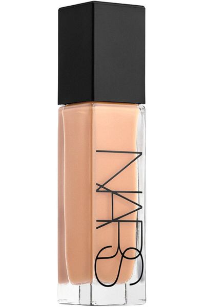 Nars Yukon 16 Hour Lasting Foundation That Gives Unmatched Radiance to the Skin 30ml