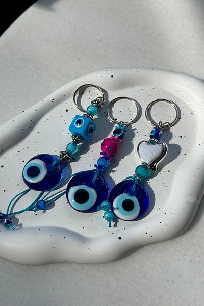 klovi White Heart Evil Eye Beaded Keychain