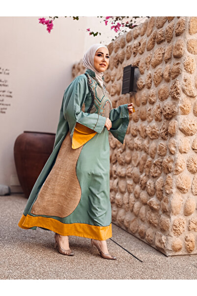 Marvella By Rasha عباية مطرزة مستوحاة من أسلوب بوهو