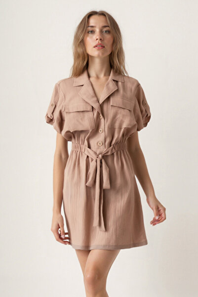 Vitrin Коротка сукня з коротким рукавом, кишенями та зав'язкою на талії, з криноліном