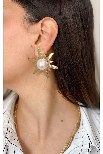 Sacha Accessories Gold Earrings with Sun Figure and Pearl Detail