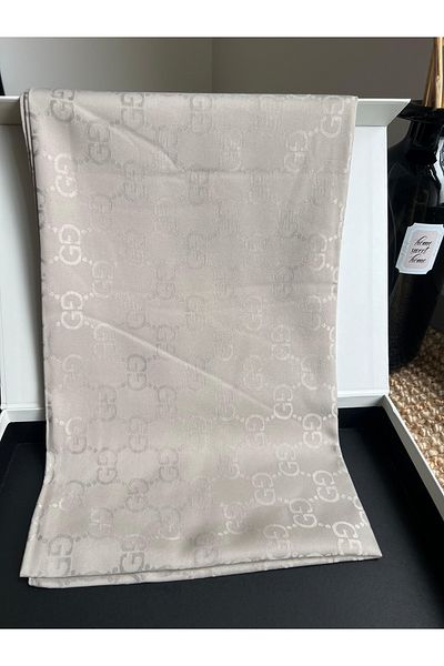 VaVscarfs G Pattern Jacquard Scarf Ecru