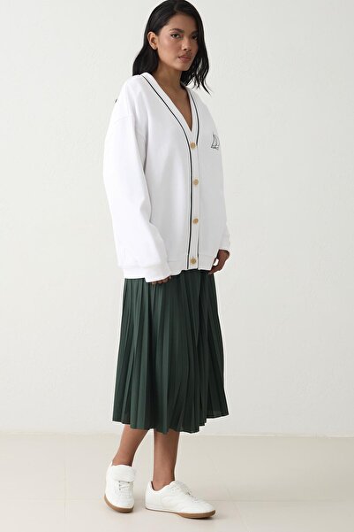 Setre Екрю-зелена кнопка і вишивка на комірі Світшот