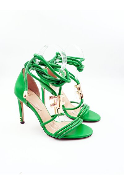 Tenau Pantofi cu toc de damă din piele naturală