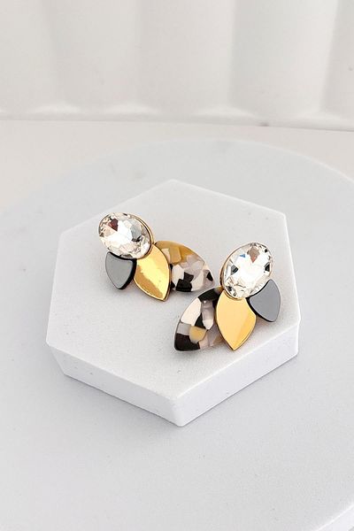 New Obsessions أقراط أكريليك مفصلة بالأحجار