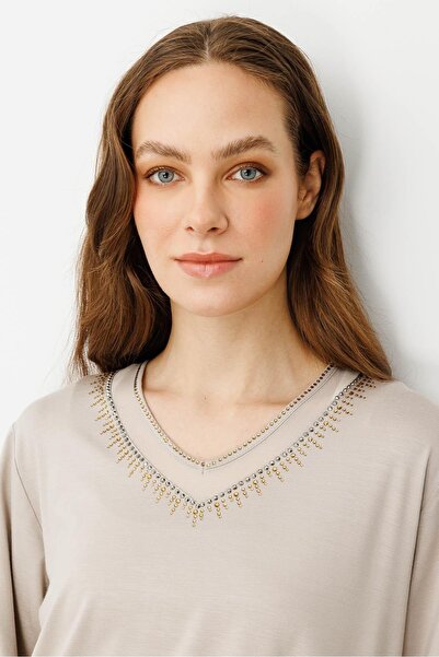 Desen Triko Women's V-Neck Collar Stoned Combed Cotton T-Shirt Beige