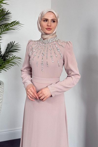 MERVEN AKYÜZ Βραδινό φόρεμα Emanuela Tailed Crepe Cream