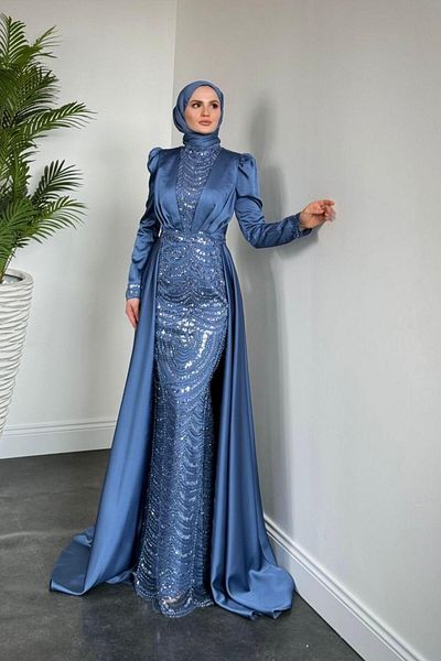 MERVEN AKYÜZ Gabriella Cape Satin Βραδινό Φόρεμα Μπλε