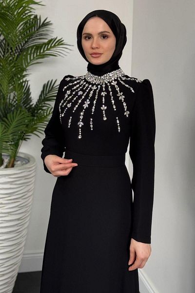MERVEN AKYÜZ Βραδινό φόρεμα Emanuela Tailed Crepe Μαύρο