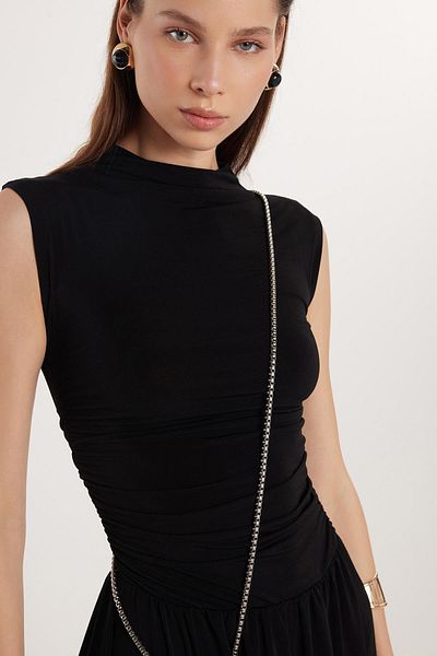 Tudors Rochie de damă, slim fit, neagră, fără mâneci, cu decolteu, lungime midi