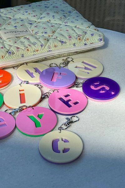 klovi Letter Bag Charm Keychain Accessory