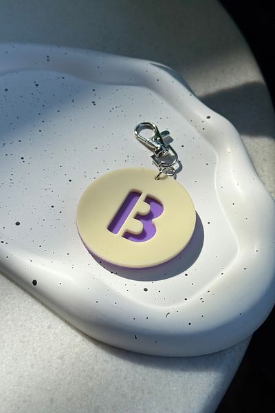 klovi Letter Bag Charm Keychain Accessory