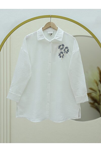 HİJABAYA قميص بفتحة صدر مطرزة بالزهور