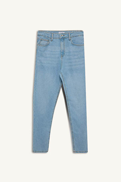 DeFacto بنطال جينز مريح عالي الخصر وقصة قصيرة E1677AX25SM