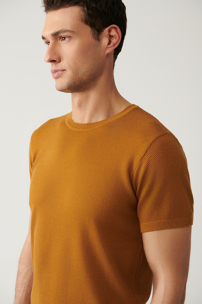 Avva Men's Camel Crew Neck Textured Cotton Knitwear T-Shirt E 005027