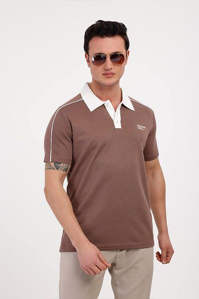 Decas TRENDY Βαμβακερό μπλουζάκι με γιακά πόλο - καφέ