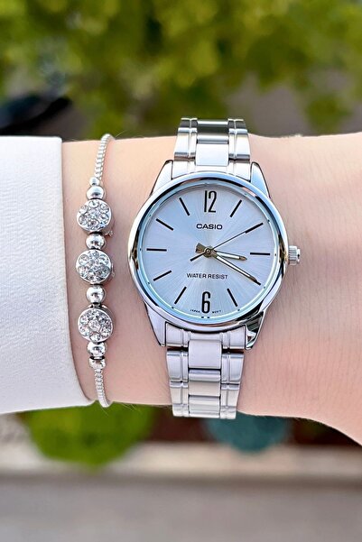 Casio Metallic Color Women's Wristwatch with 24 Months Warranty