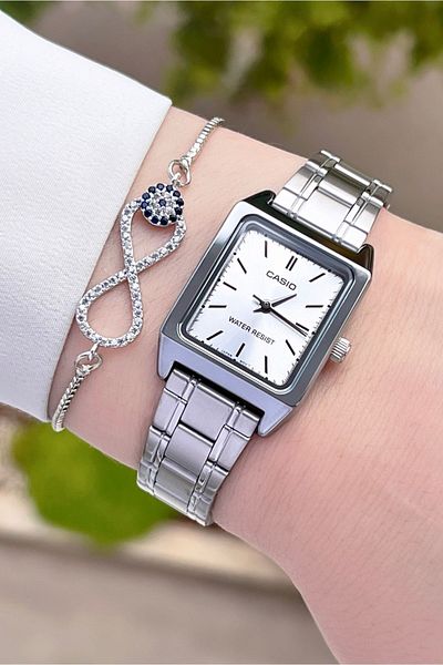 Casio Women's Wristwatch with Dial and Band Metallic Color 24 Months Guarantee