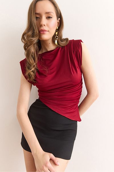 Olalook Bluză de damă, burgundă, căptușită, cu drapaj, cu fundul asimetric, nisip BLZ-19002950