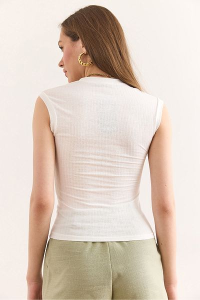Olalook Γυναικεία μπλούζα από λευκή βάση αμάνικη Lycra BLZ-19002952