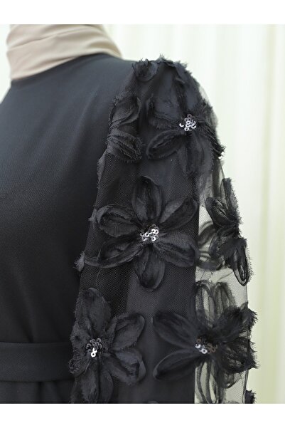 HİJABAYA Kabartma Çiçekli Tül Kollu Kemerli Elbise