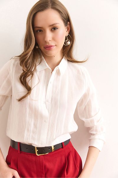 Olalook Women's Ecru Geometric Stripe Detailed Flowing Shirt Gml-19001335