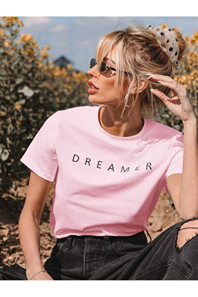 BEETON Dreamer T-Shirt - Ροζ εμπριμέ κοντομάνικο μπλουζάκι με λαιμόκοψη