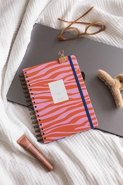 STOREMAX Sbl A5 Spiral Hard Cover Elastic Dotted Notepad Red Zebra Sblshp 1064356