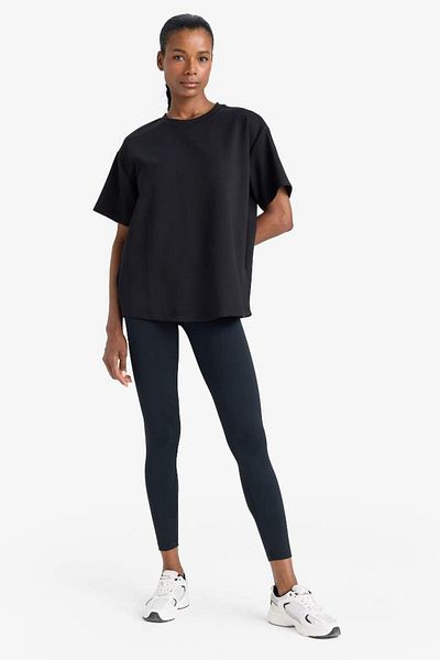 DeFacto Fit Oversize Wide Fit Crew Neck Athlete Modal Short Sleeve Black T-Shirt D7127Ax25Sp