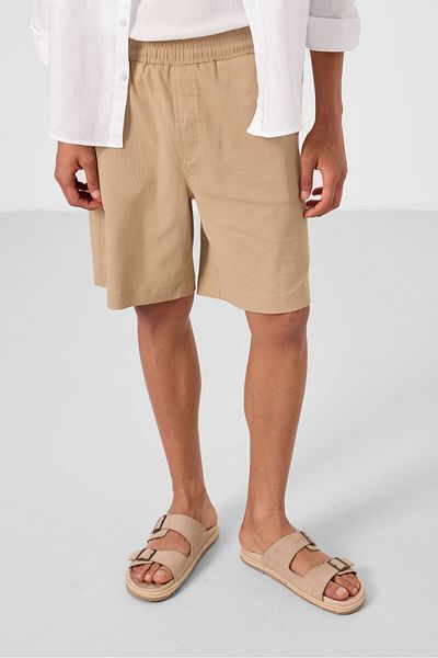 TOMMY LIFE Σκούρο μπεζ Standard Fit υφαντό ελαφρύ εύκαμπτο ανδρικό σορτς Chino - 81289