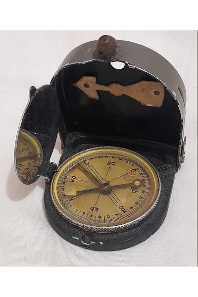 kho military design Ww1-Ww2 Era Military Compass (Working Condition)