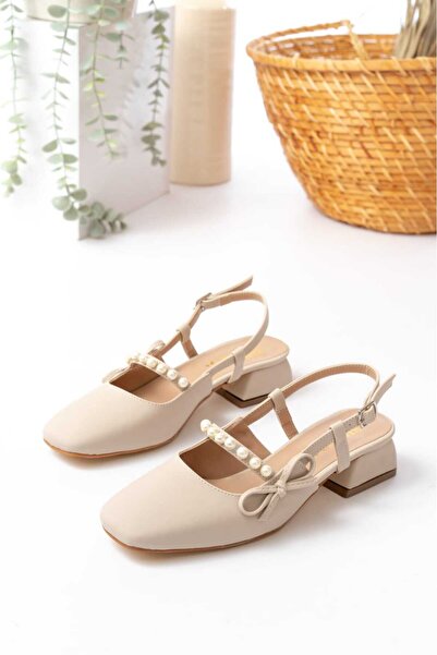 CLOVER SHOES حذاء نسائي كلاسيكي بكعب منخفض مع تفاصيل لؤلؤية