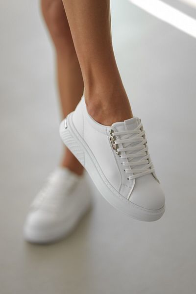 selinshoes Tiana Round Mold Thick Heeled Women's Sneaker with Accessories - Silver