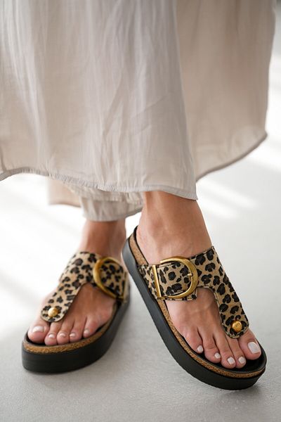 selinshoes Kevin Flip Flops Women's Slippers with Gold Buckle Detail - Leopard