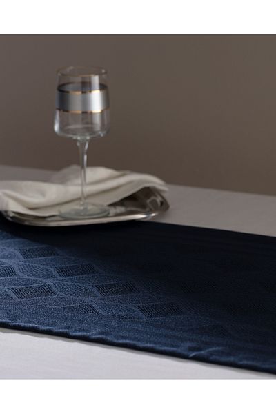 Madame Coco Mayenne Runner