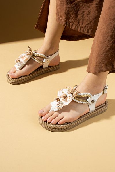 Pembe Potin "Pink Potin Women's White Shella Seashell Comfortable Sole Rope Sandals