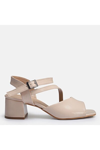 37Numara صندل نسائي مقاس كبير 41-42-43-44-جلد لامع