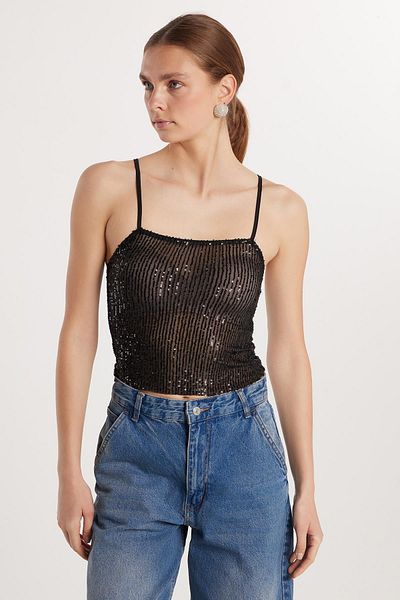 Tudors Women's Slim Fit Slim Fit Black Zero Sleeve U Neck Bustier