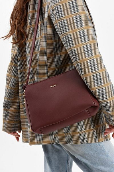 Getcho Geantă de damă Bonny Burgundy Crossbody Dimensiune mică Piele moale ușoară Fermoar reglabil cu mai multe compartimente