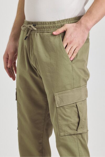 Wise Men's Relaxed Fit Cargo Pocket Jogger Pants with Elastic Waist