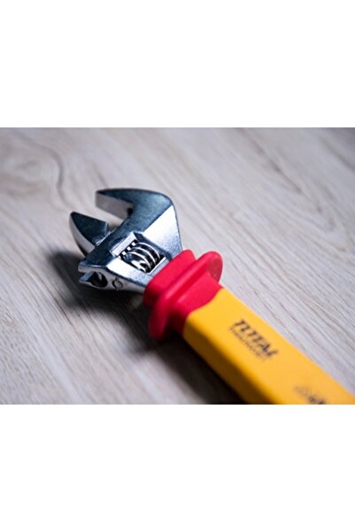 TOTAL Insulated Adjustable Wrench 8" / 200mm