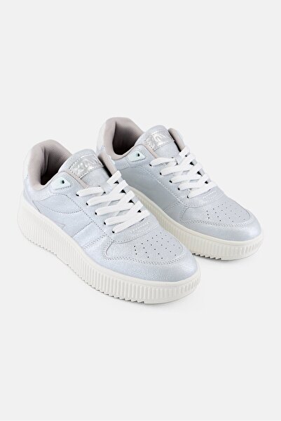 XOXO حذاء كاجوال نسائي برباط، فضي