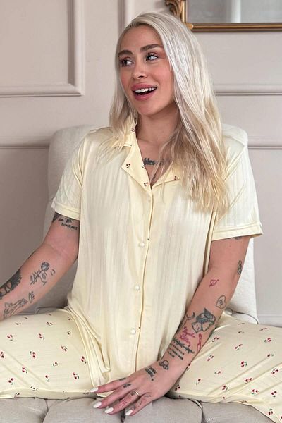 Pijamaevi Vanilla Cherry Blossom Patterned Front Buttoned Marlenka Pajama Set