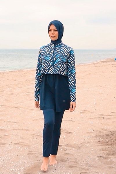 İYİBU Women's Navy Blue 4-Piece Hijab Swimsuit Set – Water Repellent Fabric Elegant Model