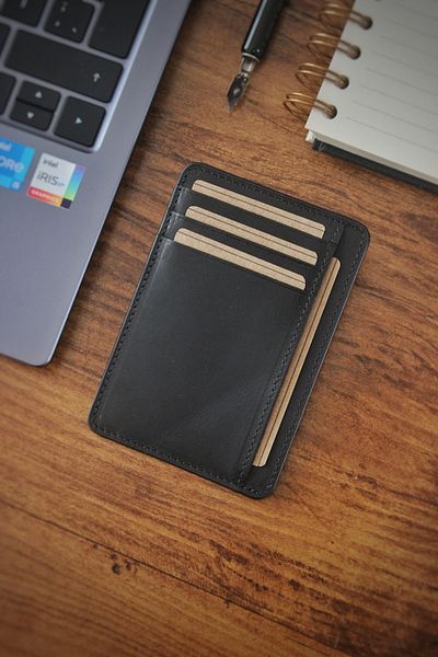 MAT CRAFT Genuine Leather Minimal Vertical Card Holder |   Unisex |   Gift Boxed