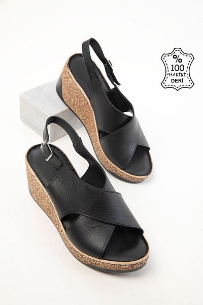 SOHO Schwarze Damenschuhe aus echtem Leder mit Keilabsatz 20518