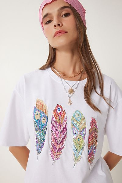 Happiness İstanbul Weißes, mit Perlen verziertes, bedrucktes Strick-T-Shirt für Damen BW00003