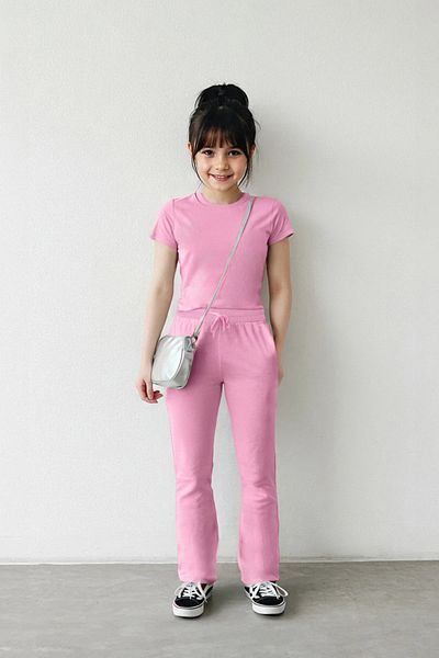 TRENDYOLKIDS Rózsaszín lányok 100% pamut flare lábú, rövid ujjú ruha TKDSS25AU00136